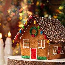 Christmas Movie Night & Gingerbread Houses: Mon 8th Dec