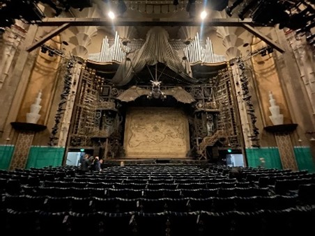 Apollo Victoria Theatre