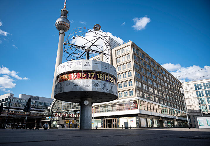 alexanderplatz_weltzeituhr_berlin