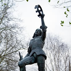Richard-III-statue