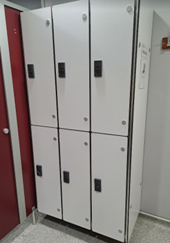 6 Light grey lockers