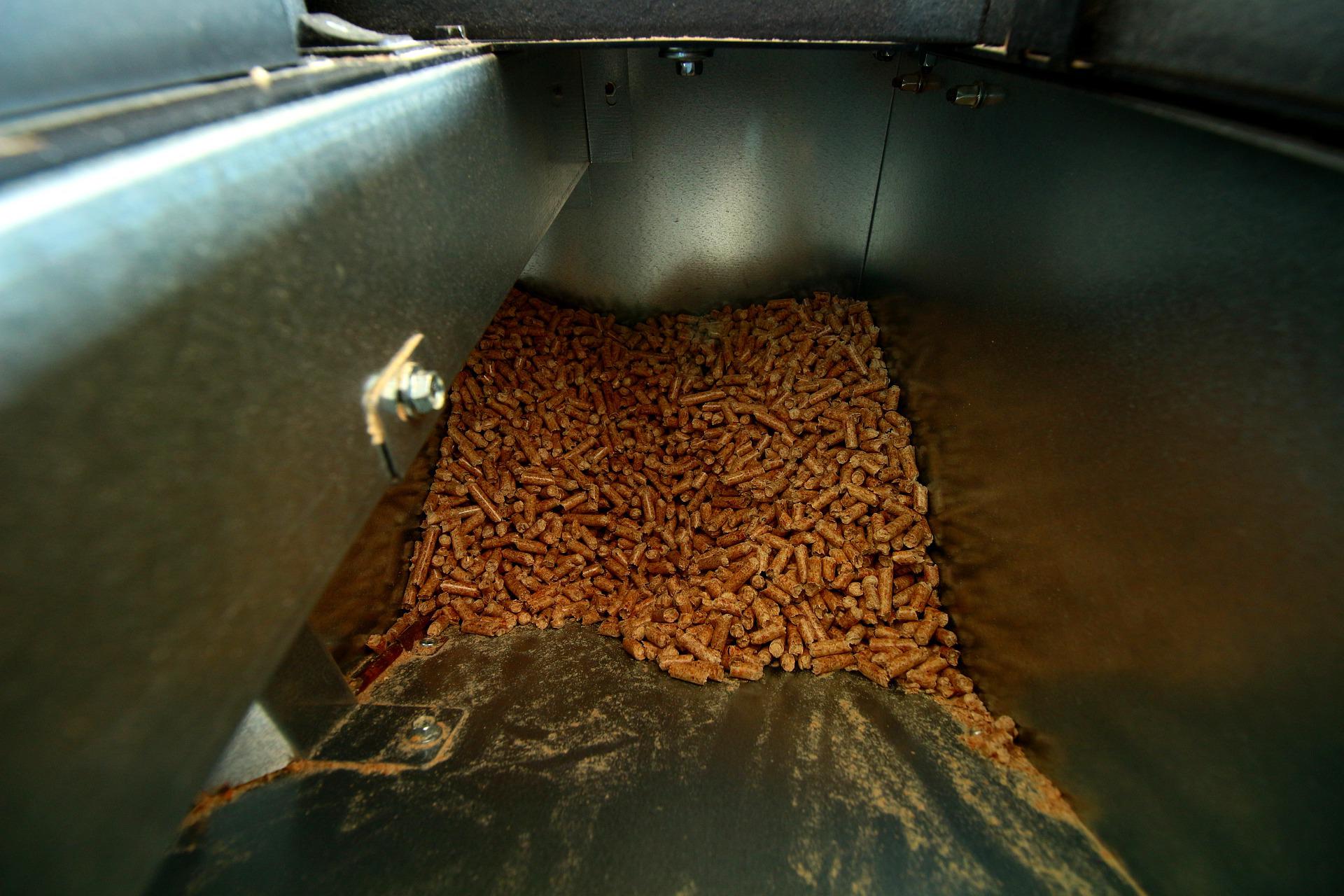 pellets in a pile, intact and degraded