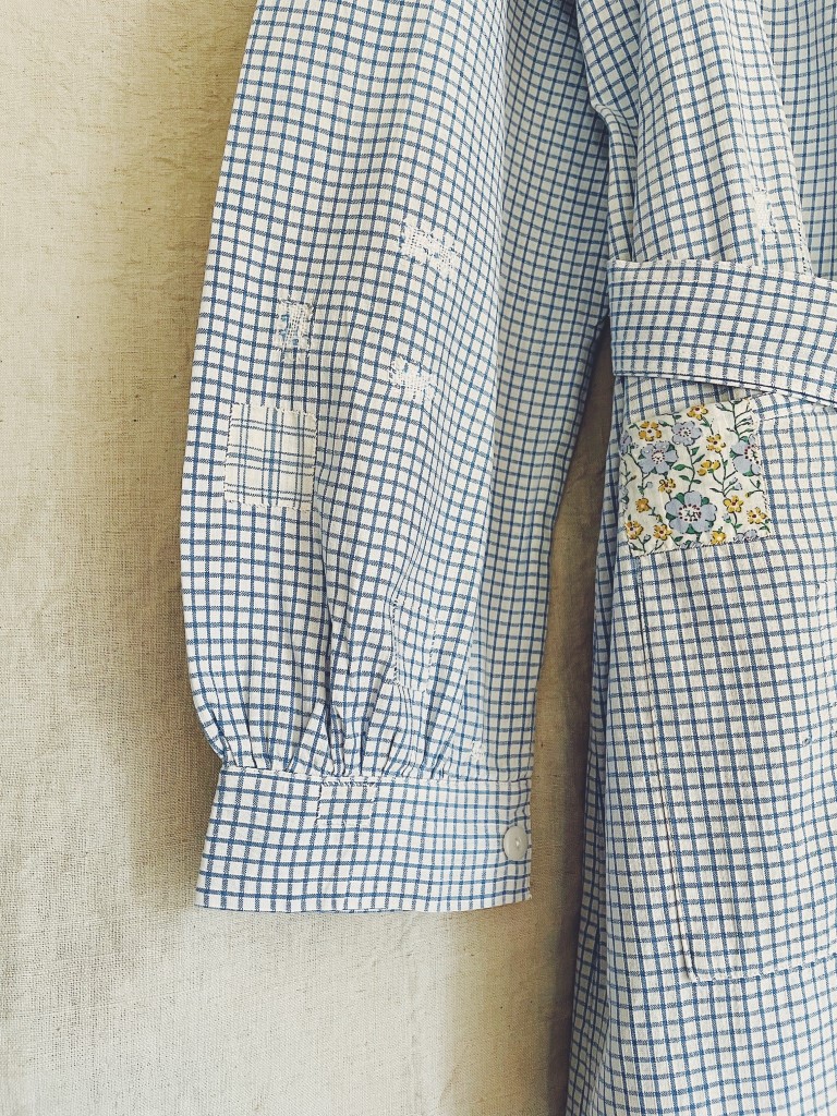Blouse with patch