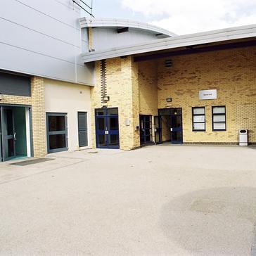 Sir David Wallace Hall & Netball Badminton Centre