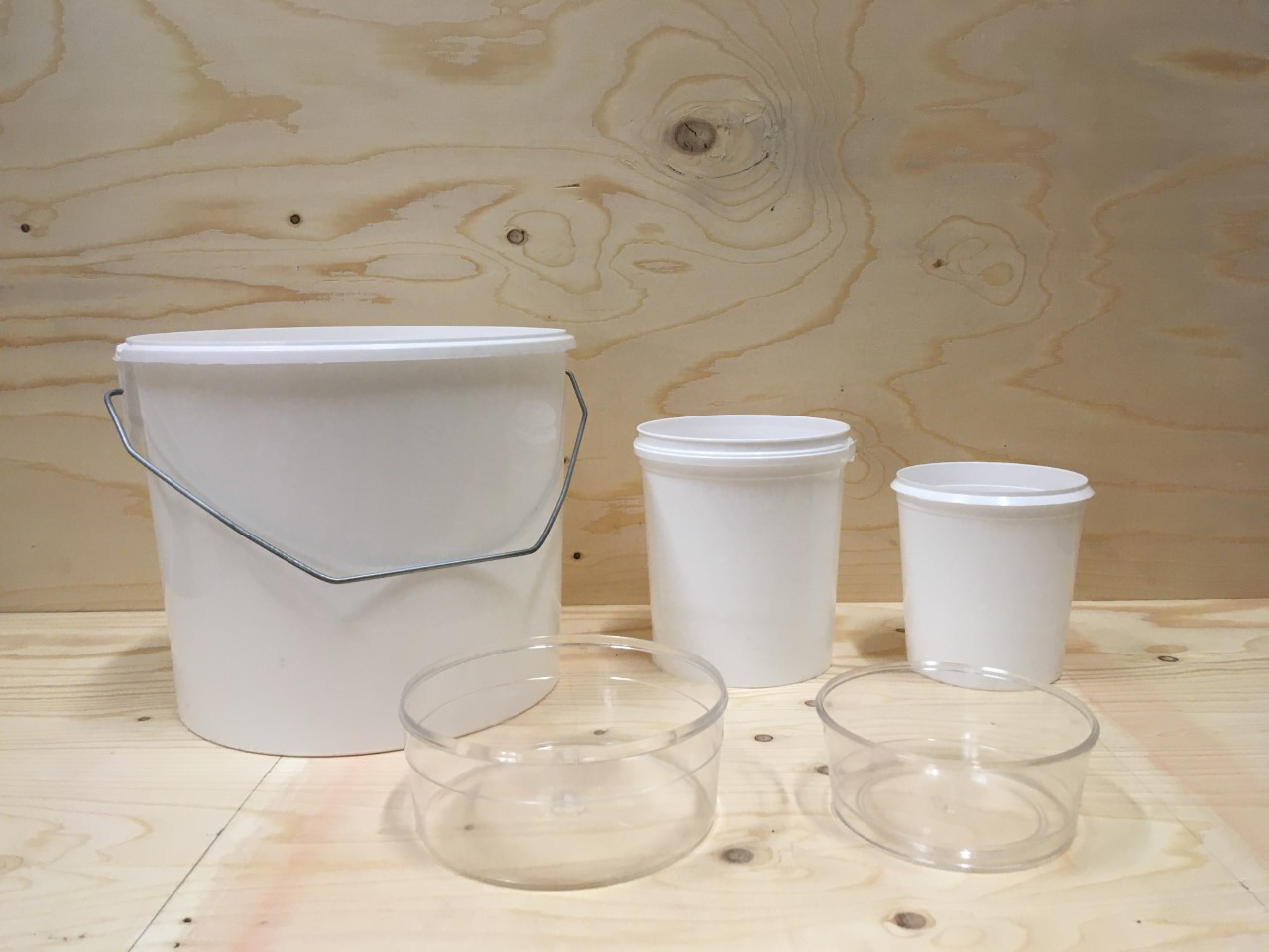 BUCKET STYLE POLYPROPYLENE CONTAINERS + LIDS ** For Ceramic Use Only**
