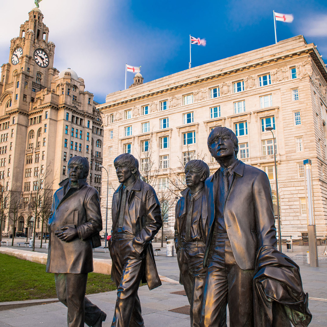 Beatles statue at Liverpool Albert Dock