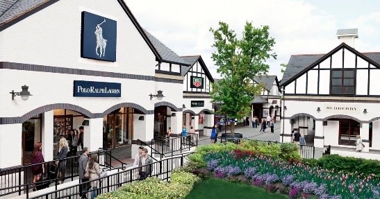 Cheshire_Oaks.jpg