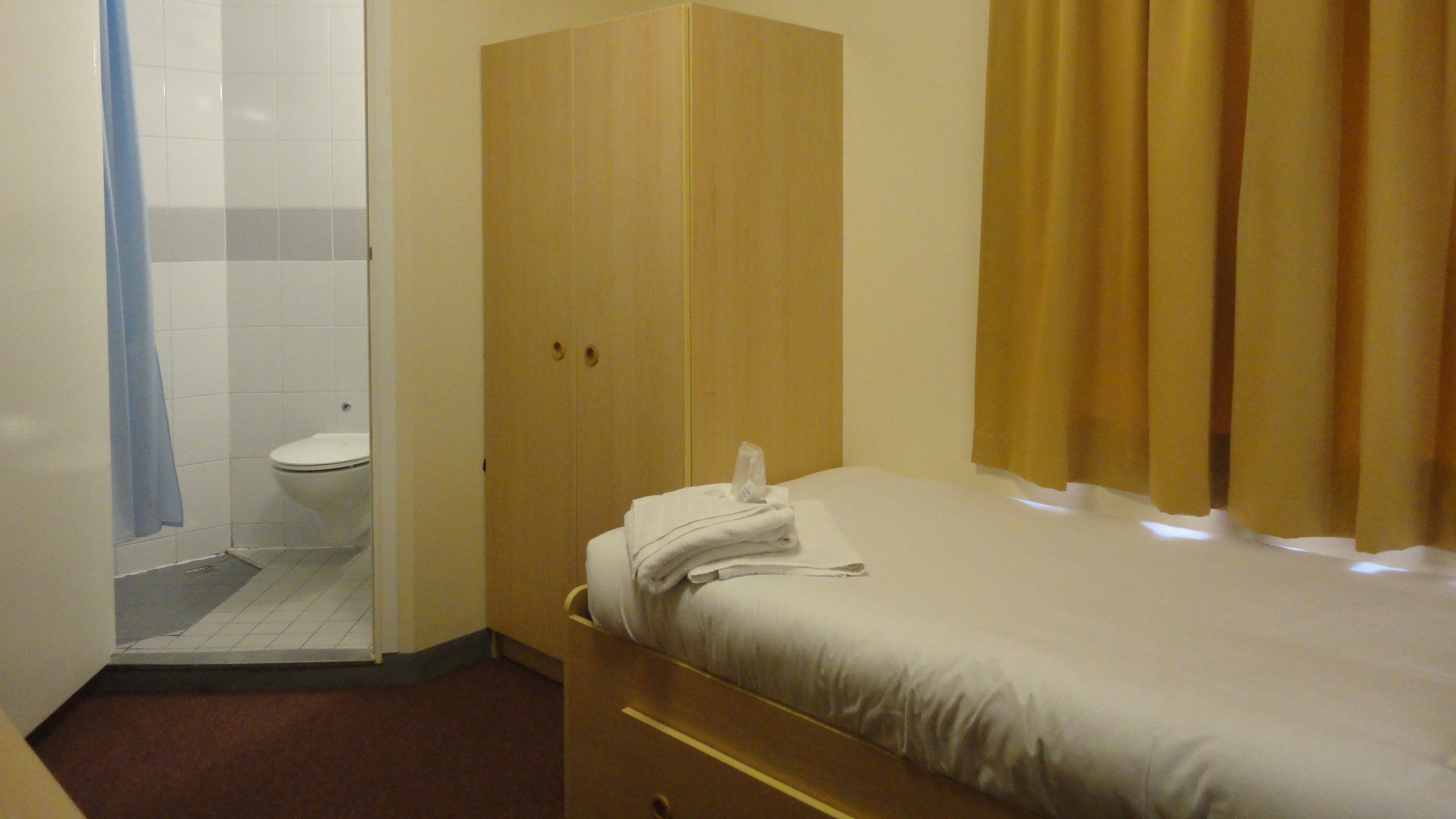 Science & Poetry - campus B&B accommodation 